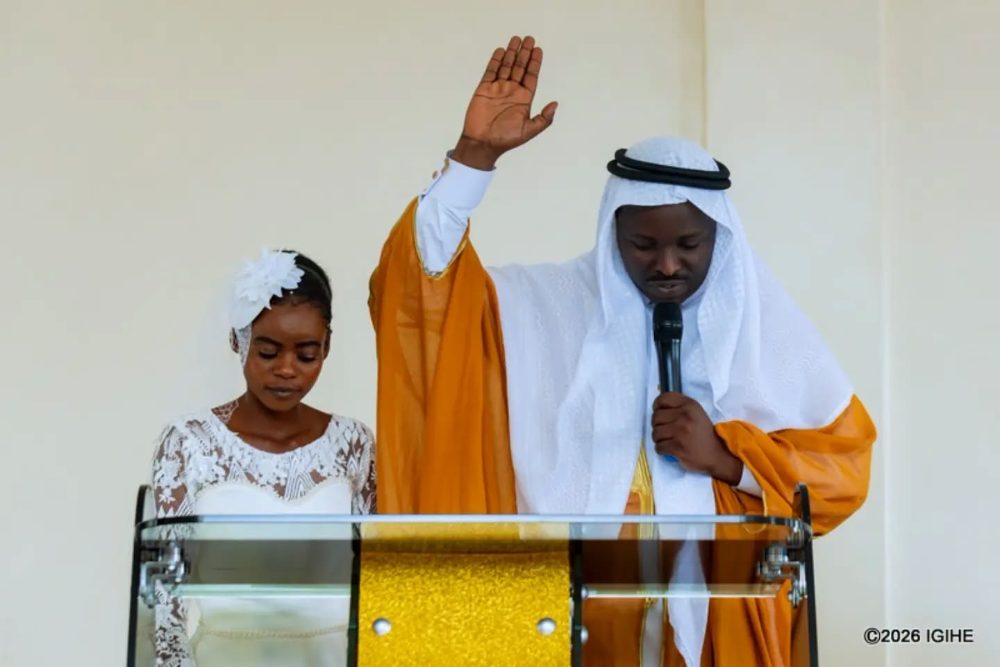 Apotre MUTABAZI yasezeranye mumurenge numugore yihebeye 