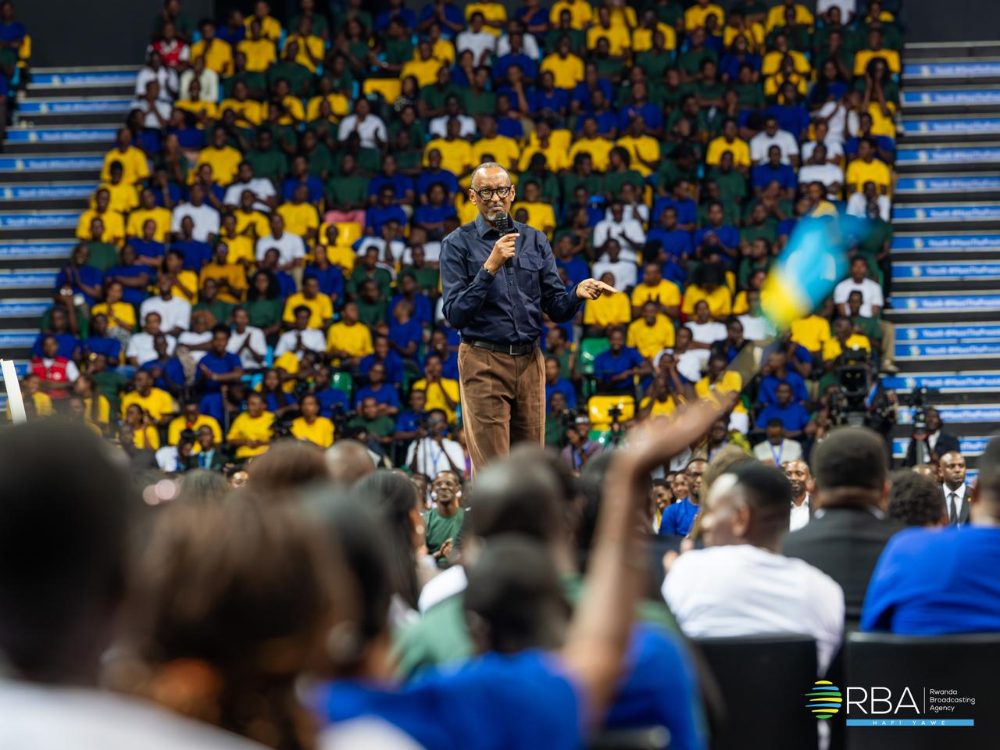 Perezida Kagame yavuze kumukozi wo mubiro bye wamunaniye kubera kubatwa n'inzoga
